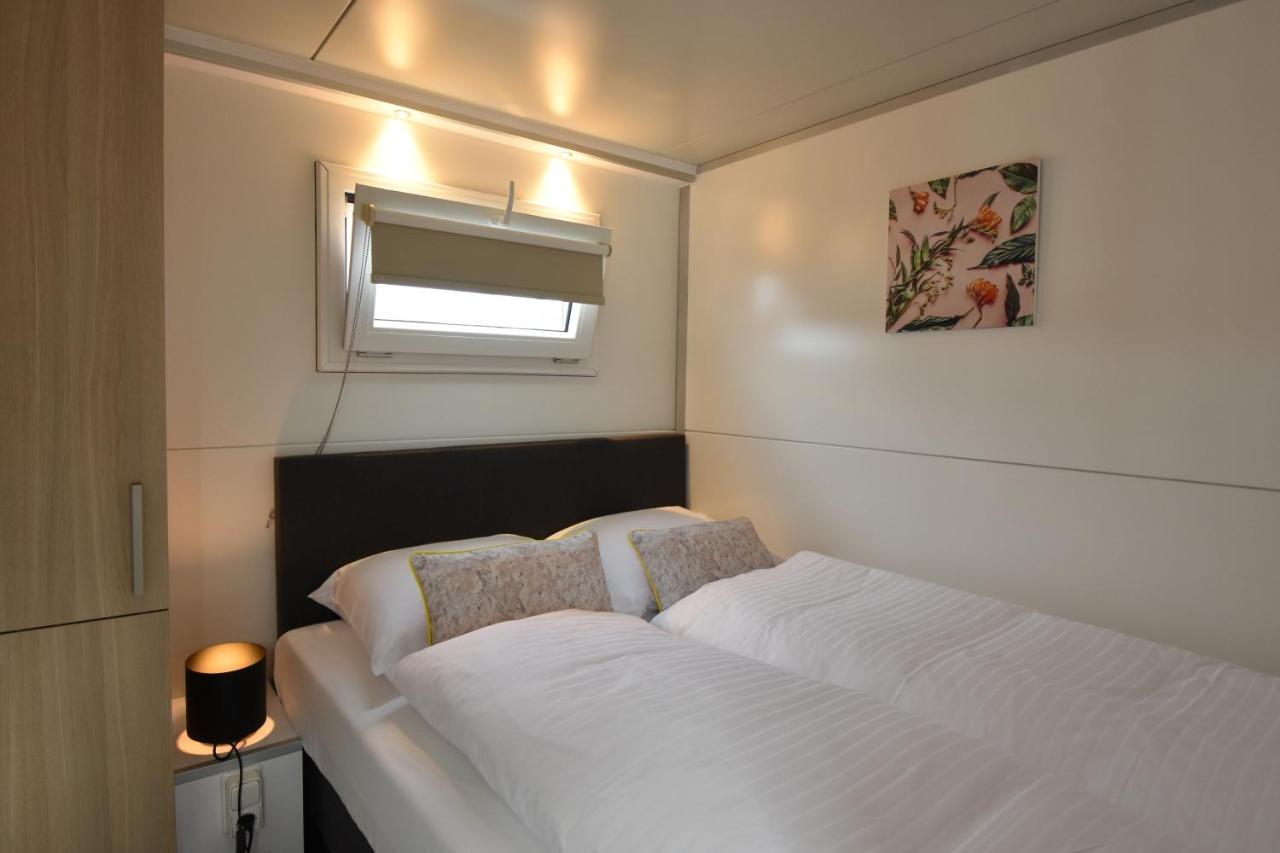 Vakantiehuis Tiny Floating House Ibiza Maastricht